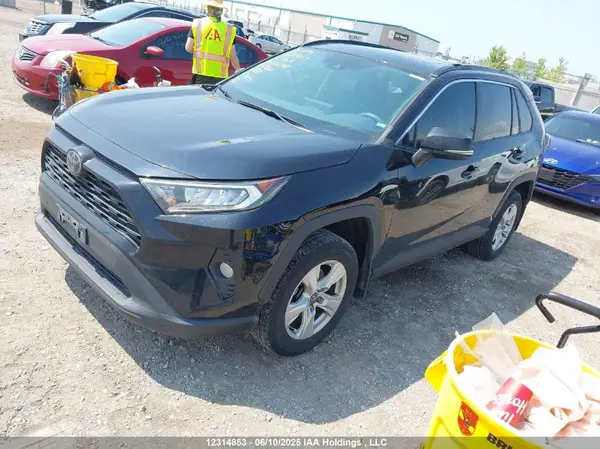 2T3W1RFV1MC106748 2021 TOYOTA RAV 4 - Image 2