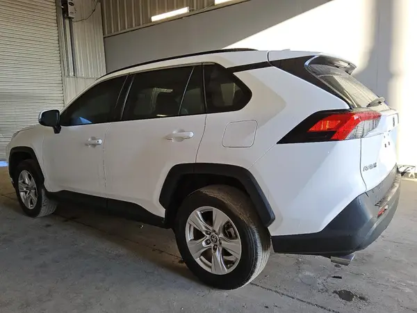 2T3W1RFV1MC145291 2021 TOYOTA RAV 4 - Image 2