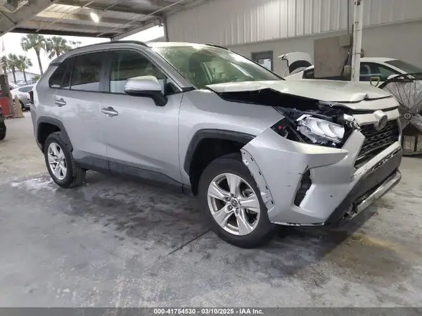2T3W1RFV1MC160518 2021 TOYOTA RAV 4 - Image 1