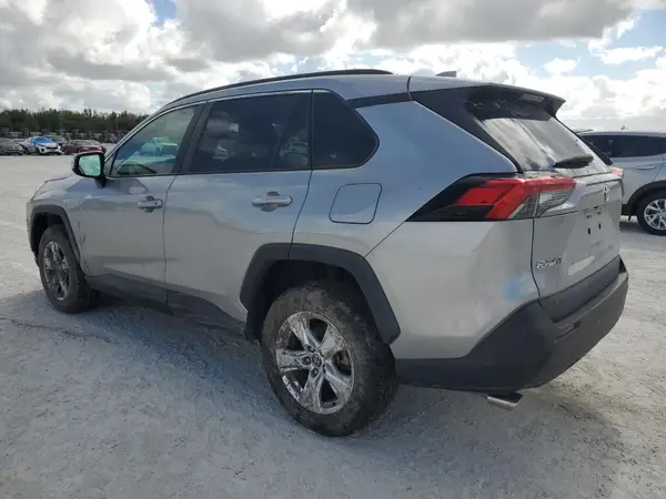 2T3W1RFV1MC161457 2021 TOYOTA RAV 4 - Image 2