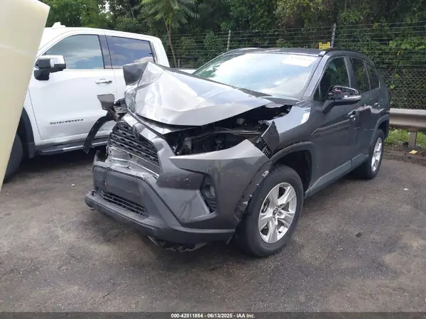 2T3W1RFV1MW107168 2021 TOYOTA RAV 4 - Image 2