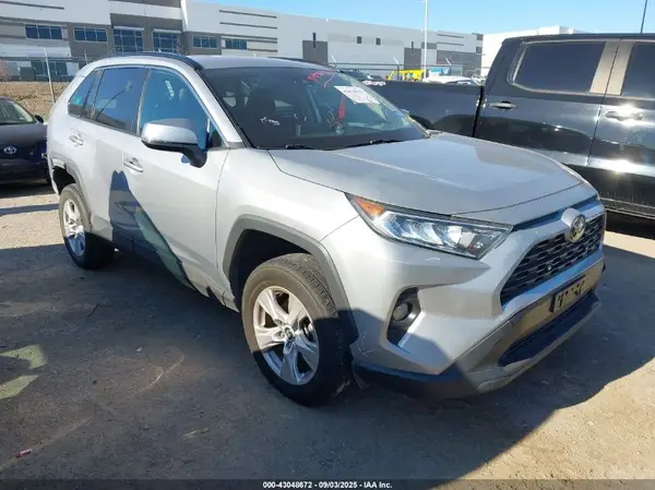 2T3W1RFV1MW112452 2021 TOYOTA RAV 4 - Image 1