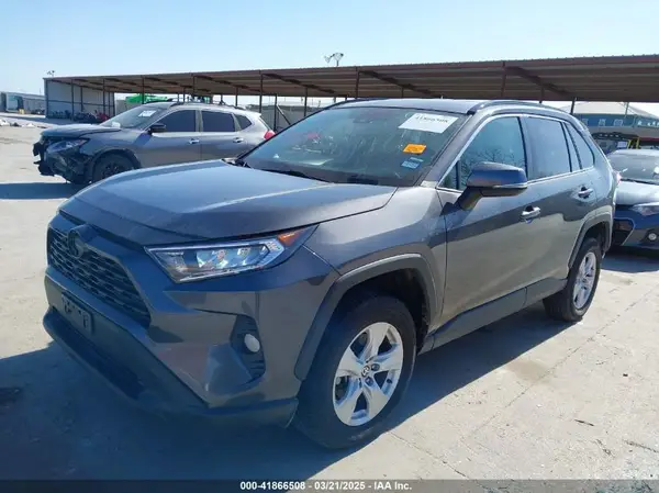 2T3W1RFV1MW137173 2021 TOYOTA RAV 4 - Image 2