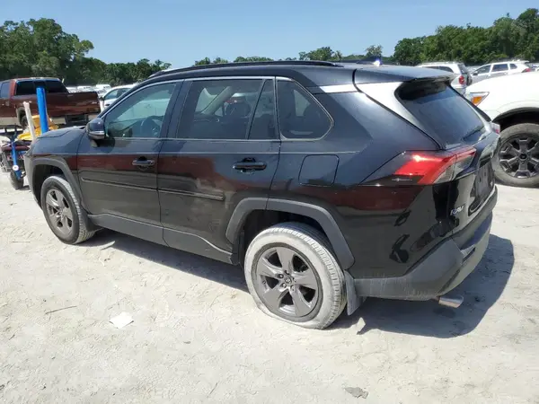 2T3W1RFV1NC174758 2022 TOYOTA RAV 4 - Image 2