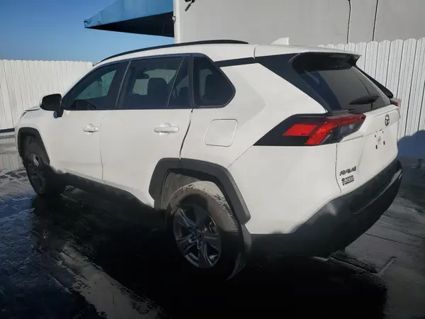 2T3W1RFV1RC285073 2024 TOYOTA RAV 4 - Image 2