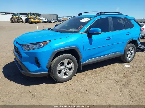 2T3W1RFV2LW085857 2020 TOYOTA RAV 4 - Image 2