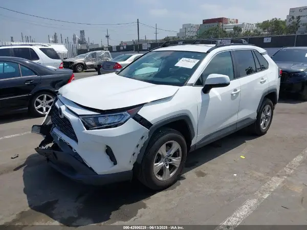 2T3W1RFV2LW097703 2020 TOYOTA RAV 4 - Image 2