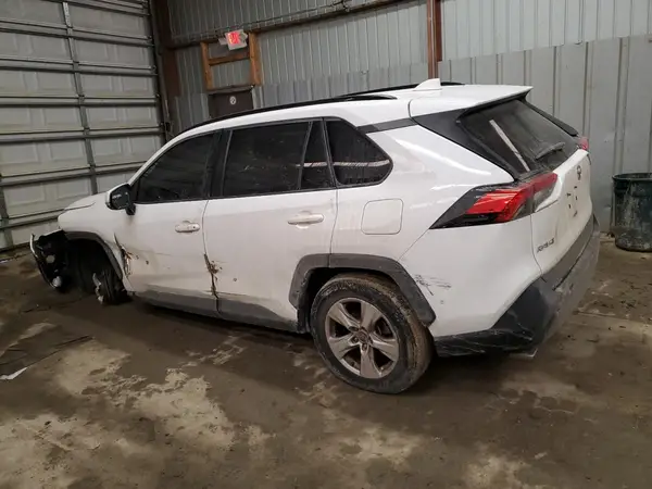 2T3W1RFV2MC131061 2021 TOYOTA RAV 4 - Image 2