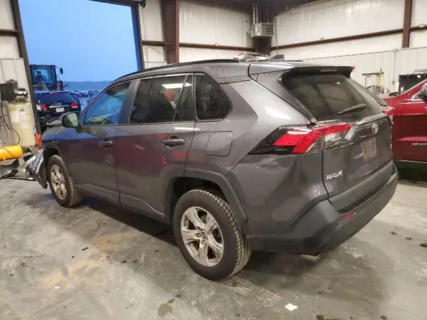 2T3W1RFV2MC136678 2021 TOYOTA RAV 4 - Image 2