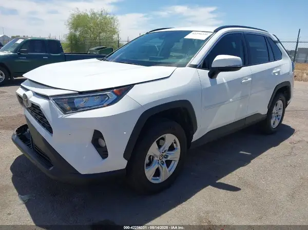 2T3W1RFV2MC168675 2021 TOYOTA RAV 4 - Image 2