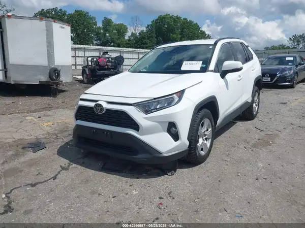 2T3W1RFV2MW146030 2021 TOYOTA RAV 4 - Image 2