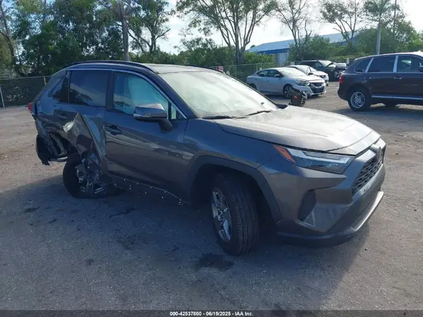 2T3W1RFV2NC203832 2022 TOYOTA RAV 4 - Image 1