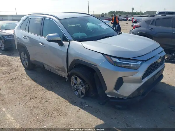 2T3W1RFV2NW201982 2022 TOYOTA RAV 4 - Image 1