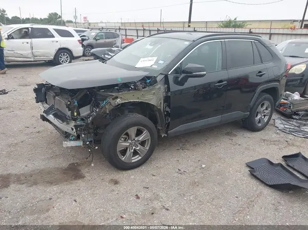 2T3W1RFV2PW271663 2023 TOYOTA RAV 4 - Image 2
