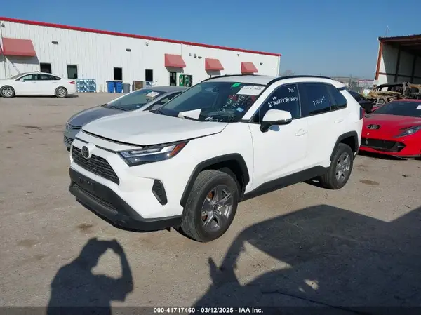 2T3W1RFV2RC262031 2024 TOYOTA RAV 4 - Image 2