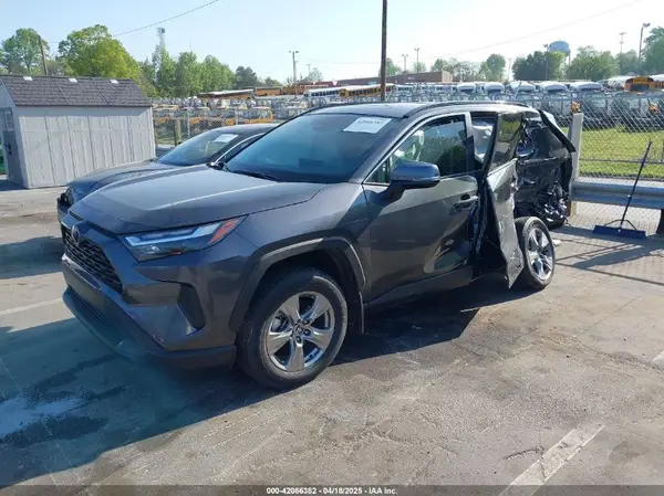2T3W1RFV2RC267844 2024 TOYOTA RAV 4 - Image 2
