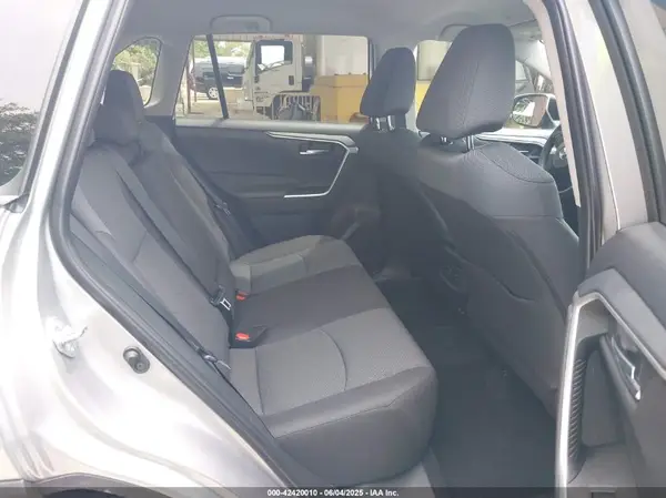 2T3W1RFV2SC326719 2025 TOYOTA RAV 4 - Image 8
