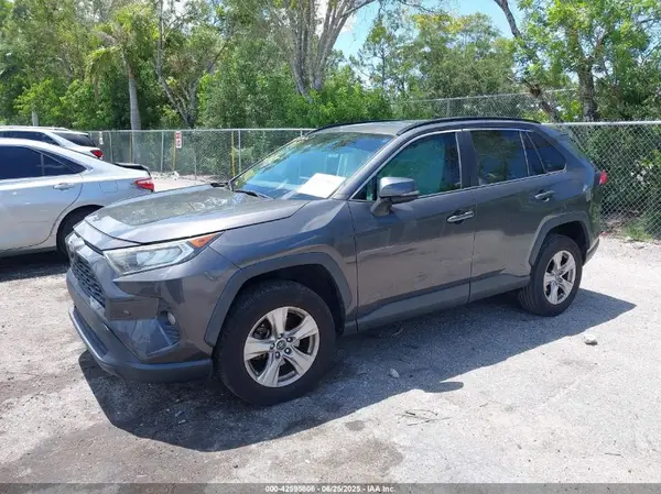 2T3W1RFV3KW022944 2019 TOYOTA RAV 4 - Image 2