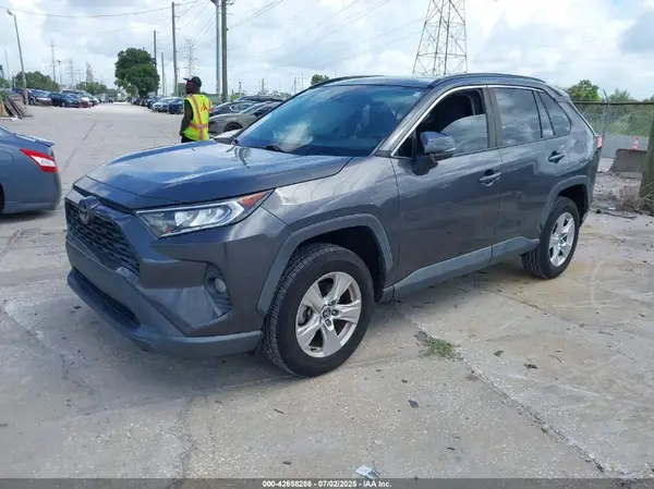 2T3W1RFV3LW090887 2020 TOYOTA RAV 4 - Image 2