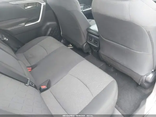 2T3W1RFV3MC096515 2021 TOYOTA RAV 4 - Image 8