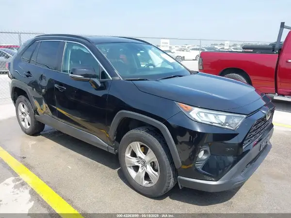 2T3W1RFV3MC097504 2021 TOYOTA RAV 4 - Image 1