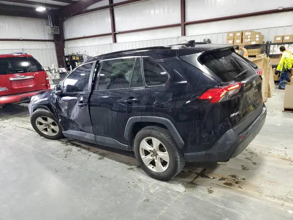 2T3W1RFV3MC098135 2021 TOYOTA RAV 4 - Image 2