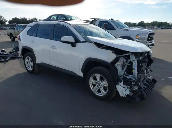 2T3W1RFV3MC108128 2021 TOYOTA RAV 4 - Image 1