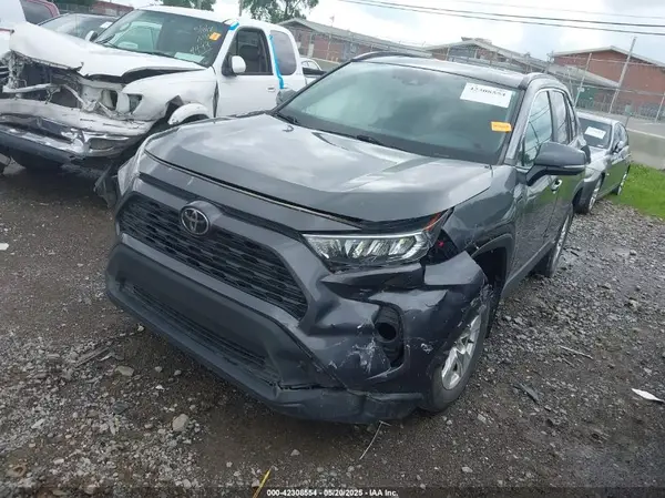 2T3W1RFV3MW128216 2021 TOYOTA RAV 4 - Image 2