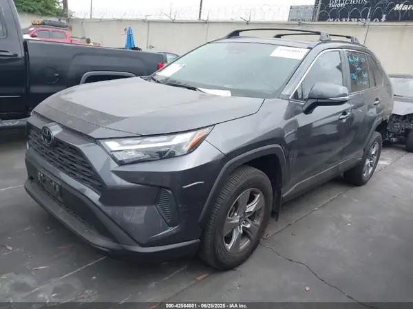 2T3W1RFV3NC181307 2022 TOYOTA RAV 4 - Image 2