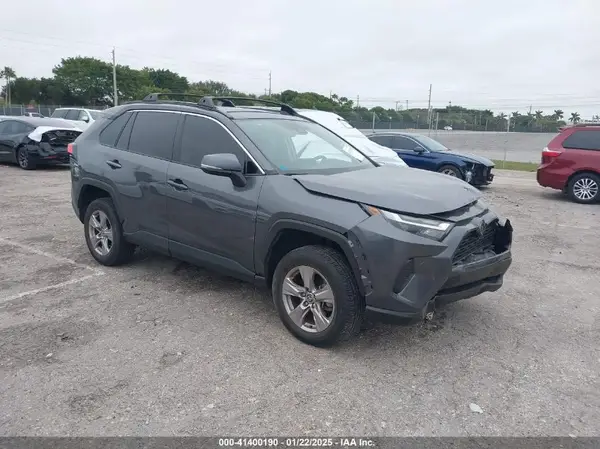 2T3W1RFV3NC209767 2022 TOYOTA RAV 4 - Image 1