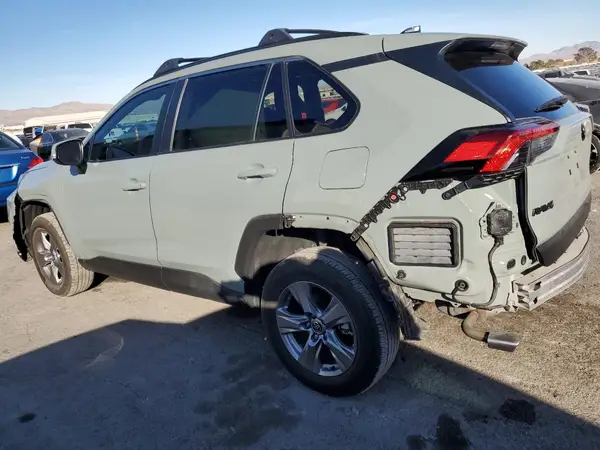 2T3W1RFV3NW194685 2022 TOYOTA RAV 4 - Image 2