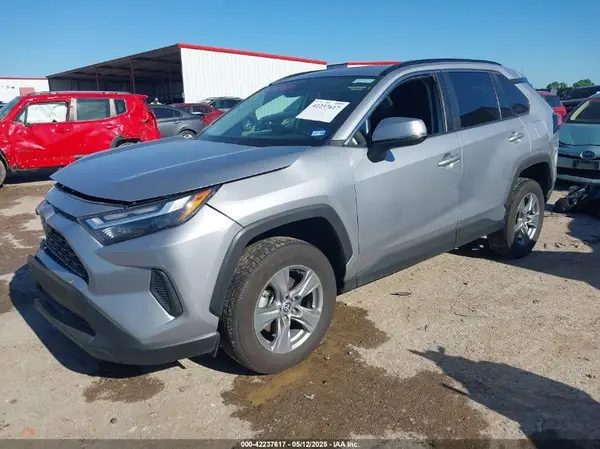 2T3W1RFV3RC272213 2024 TOYOTA RAV 4 - Image 2