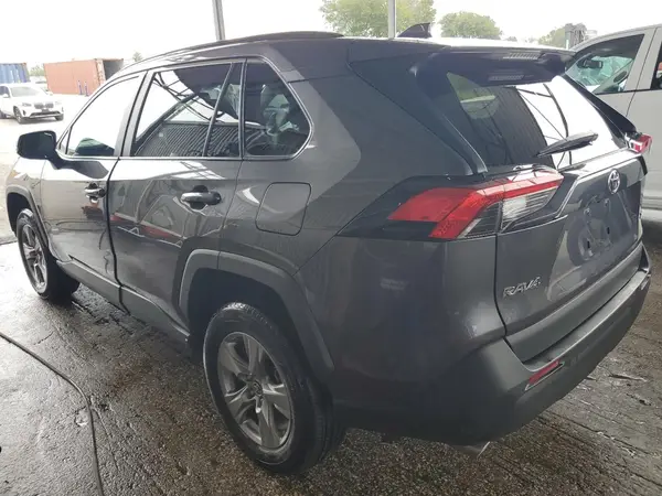 2T3W1RFV3RC280702 2024 TOYOTA RAV 4 - Image 2