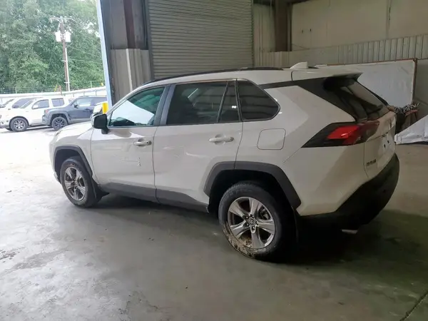 2T3W1RFV3RC282532 2024 TOYOTA RAV 4 - Image 2