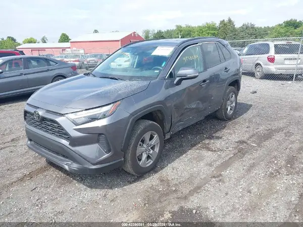 2T3W1RFV3RW334434 2024 TOYOTA RAV 4 - Image 2