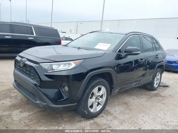 2T3W1RFV4KC012263 2019 TOYOTA RAV 4 - Image 2