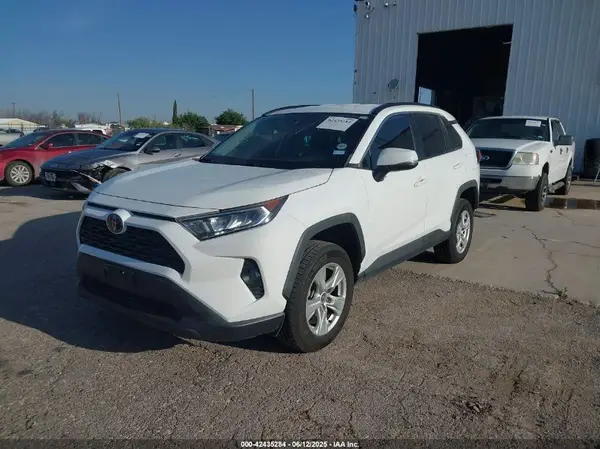 2T3W1RFV4LC064364 2020 TOYOTA RAV 4 - Image 2