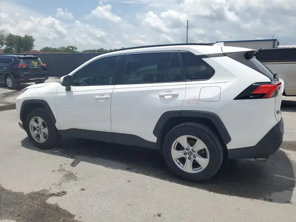 2T3W1RFV4MC099844 2021 TOYOTA RAV 4 - Image 2