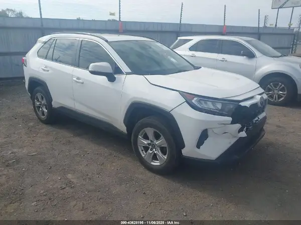 2T3W1RFV4MC119557 2021 TOYOTA RAV 4 - Image 1