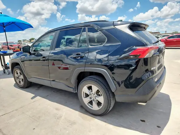 2T3W1RFV4MC133989 2021 TOYOTA RAV 4 - Image 2