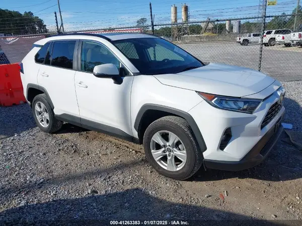 2T3W1RFV4MC140487 2021 TOYOTA RAV 4 - Image 1