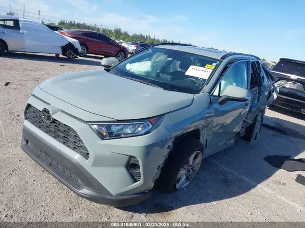 2T3W1RFV4MW136969 2021 TOYOTA RAV 4 - Image 2