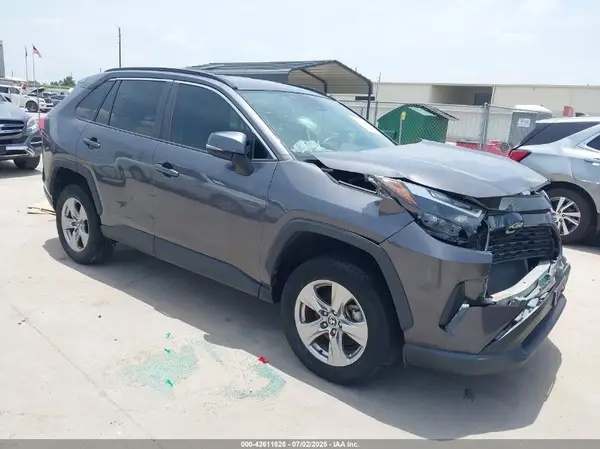 2T3W1RFV4NC195765 2022 TOYOTA RAV 4 - Image 1