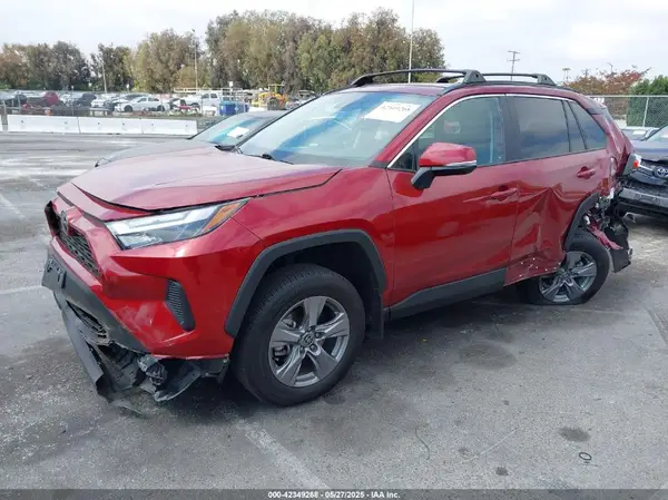2T3W1RFV4NW192685 2022 TOYOTA RAV 4 - Image 2