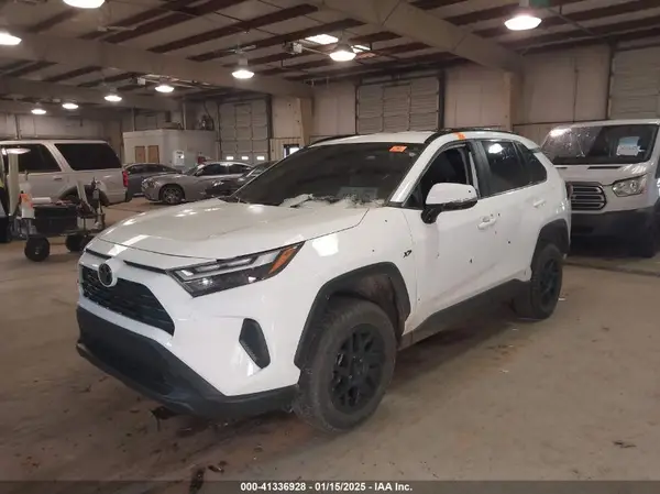 2T3W1RFV4PC214043 2023 TOYOTA RAV 4 - Image 2