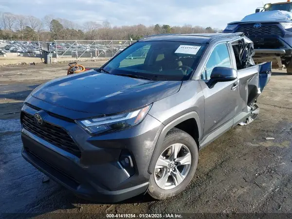 2T3W1RFV4PC238004 2023 TOYOTA RAV 4 - Image 2