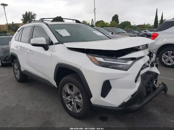 2T3W1RFV4RC281602 2024 TOYOTA RAV 4 - Image 1