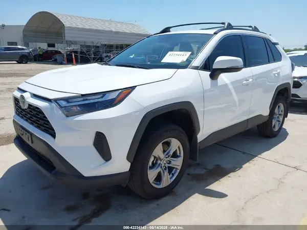 2T3W1RFV4RW312779 2024 TOYOTA RAV 4 - Image 2