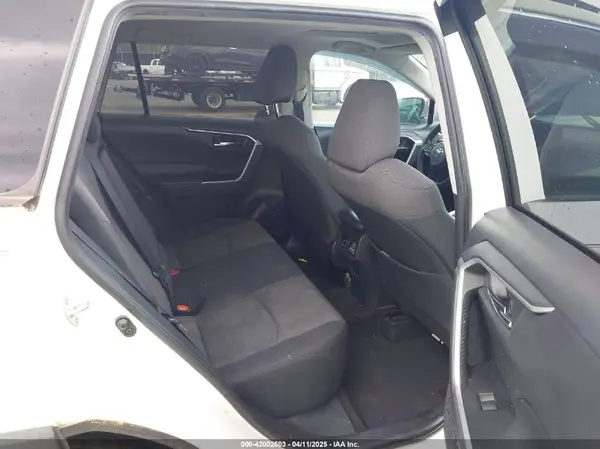 2T3W1RFV5KC028164 2019 TOYOTA RAV 4 - Image 8