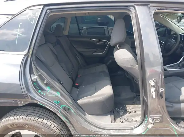 2T3W1RFV5MC092028 2021 TOYOTA RAV 4 - Image 8